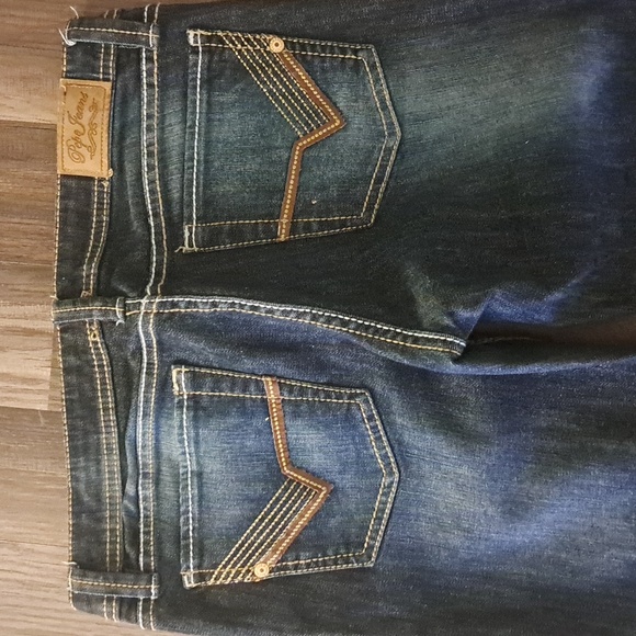 Menswear - Picture 8 of 10